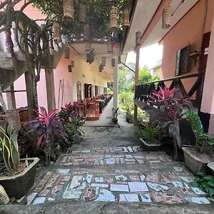 https://meexai-guesthouse.hotelsluangprabang.com