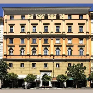 https://ranieri.it-romehotels.com